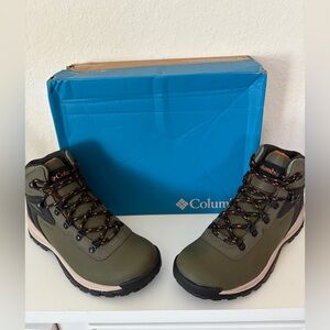 Columbia Men's 8 Hiking Boots Olive Green Leather Waterproof Newton Wander NIB
